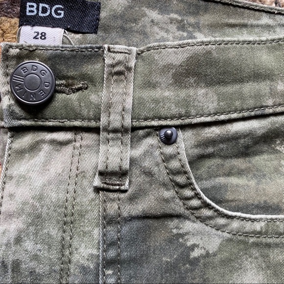 Urban Outfitters BDG camo pants jeans skinny leg ankle zip size 28 - Picture 4 of 12